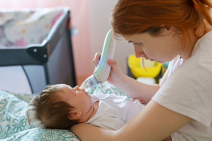 كيف تعالجين انسداد أنف الرضيع ؟