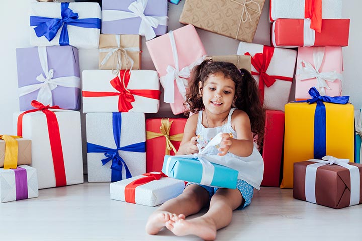 ما الذي يسعد أطفالنا؟ الهدايا أم اللحظات الجميلة؟