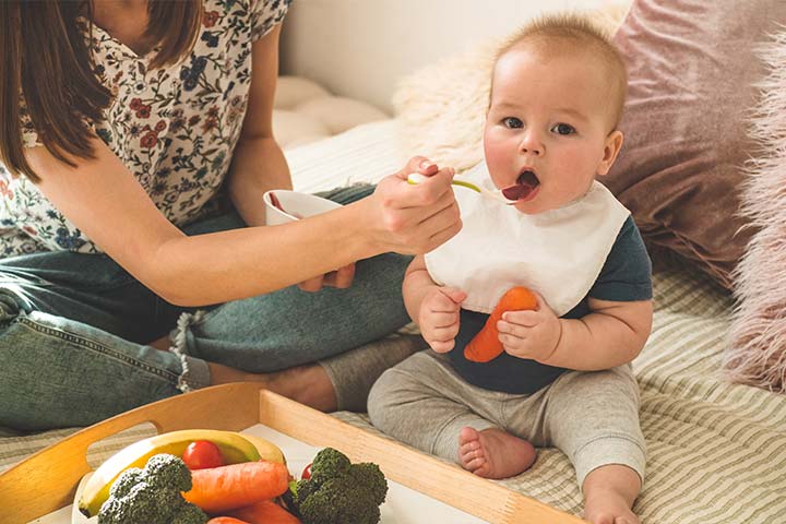 إرشادات مهمة للأم الجديدة.. كيف تطعمين طفلك خلال عامه الأول؟