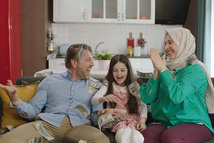 هل تمتلك الأسرة في الإمارات ثقافة مالية واضحة؟