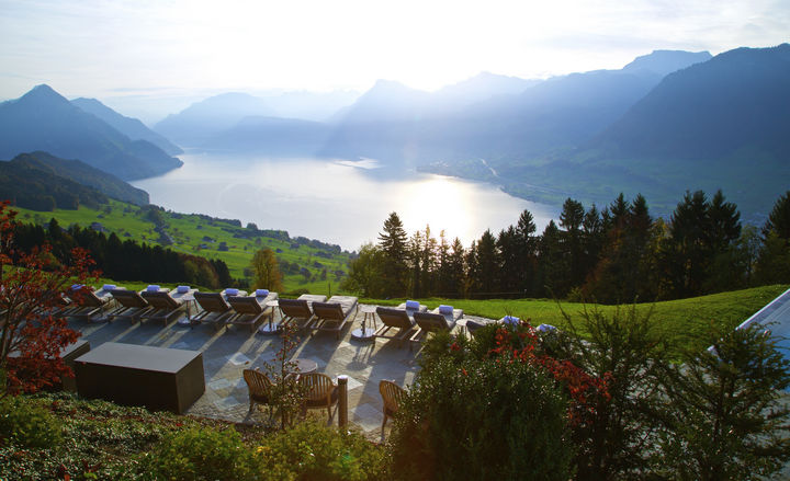 فندق فيلا هونيغ في سويسرا