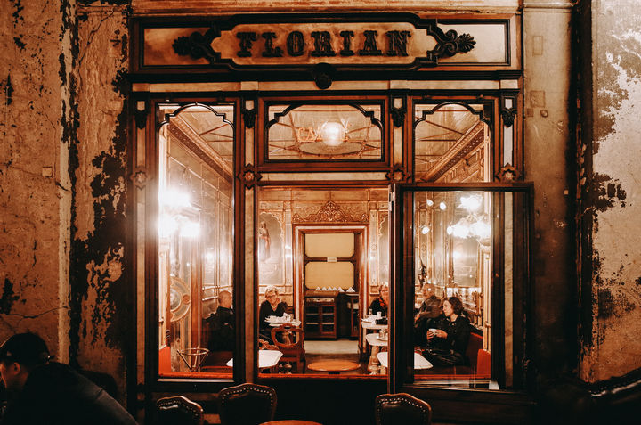 تاريخ مقهى فلوريان.. أقدم مقاهي فينيسيا الساحرة