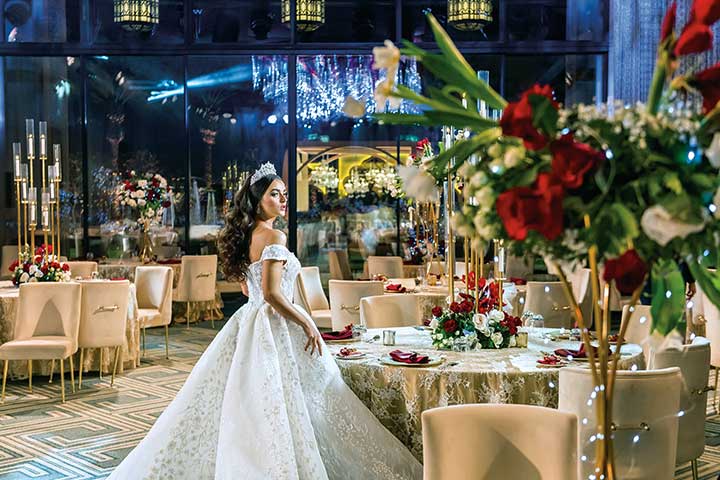 منسقة الأعراس «هانا ماثيوز»: حفلات زفاف 2023 أكثر إبهاراً وضخامة