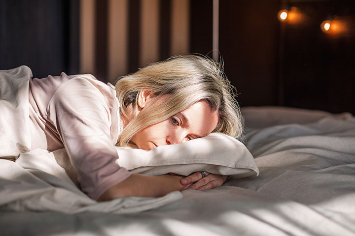 دراسة جديدة تكشف: مستويات التوتر والأرق وقلة النوم لدى النساء ضعف الرجال