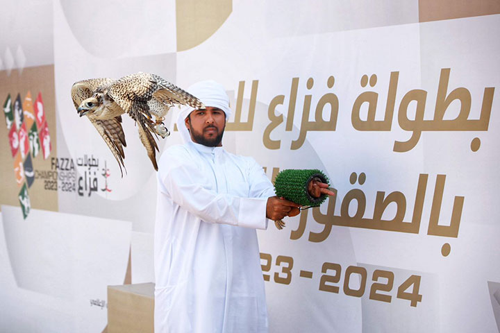 مئات الطيور تحلّق بحثاً عن التتويج في منافسات بطولة فزاع للصيد بالصقور
