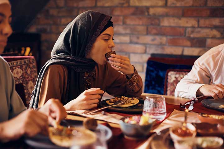 لماذا يزداد وزنك في شهر رمضان؟
