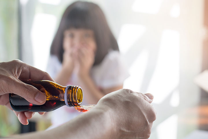 كيف تجعل طفلك يتناول الدواء؟