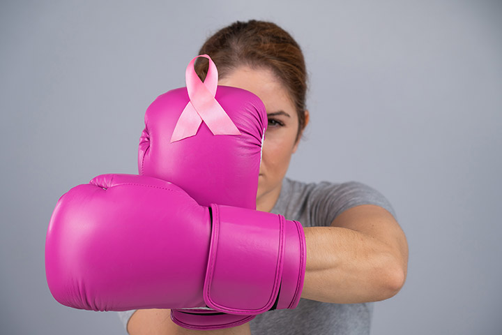 محاربات سرطان الثدي.. بطلات رفضن الاستسلام وحققن المعجزات بالإرادة