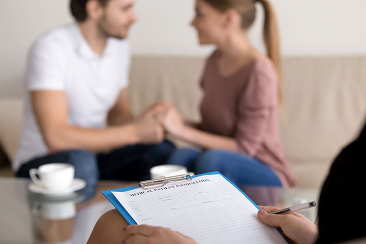 الفحص النفسي قبل الزواج.. هل يقلل من معدلات الطلاق؟