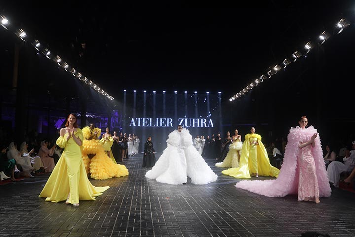أسبوع الموضة 2021 في دبي.. أزياء تعكس أجواء  المسرح