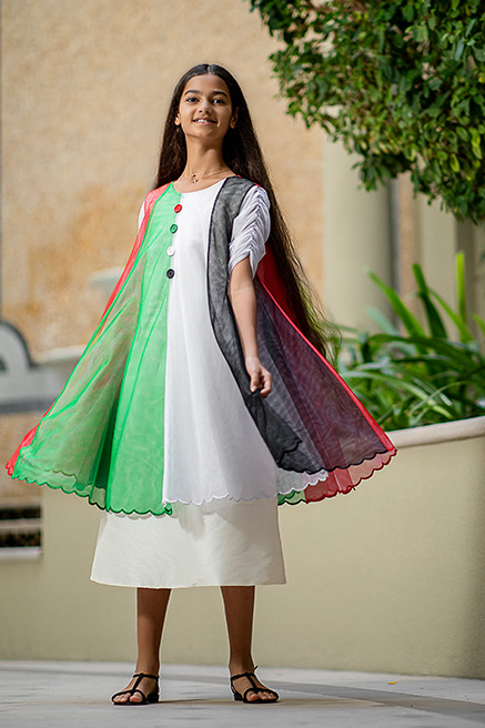 المصممة الإماراتية شيخة الشامسي: كل تصاميمي للأطفال مستوحاة من العلم الإماراتي