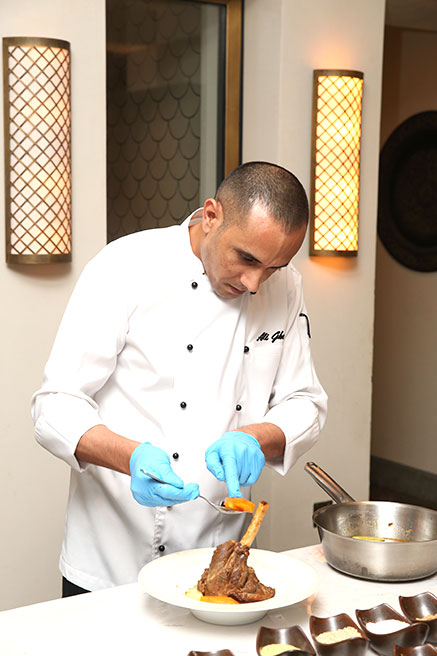 الشيف علي غريب: نقدم الطبق الإماراتي بطريقة أكثر عصرية