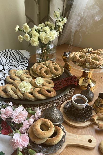 الشيف سارة الصغيّر: حلويات عيد الفطر المبارك تحمل أطياف الفرح.. ومعمول جدتي كان رفيق طفولتي