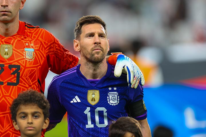 كأس العالم 2022.. ميسي يبدأ حلم المونديال من أبوظبي