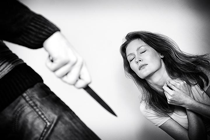 أساتذة الطب النفسي: هذه أسباب انتشار جرائم وحشية باسم الحب ضد المرأة