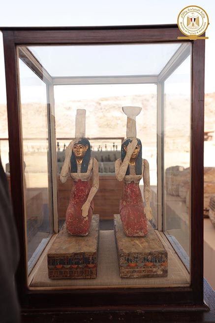 بالصور.. العثور على أول وأكبر خبيئة أثرية في منطقة سقارة بمصر