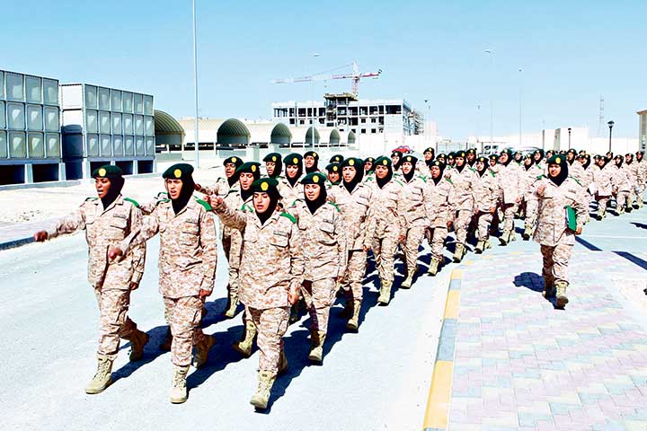 متطوعات في الجيش الإماراتي