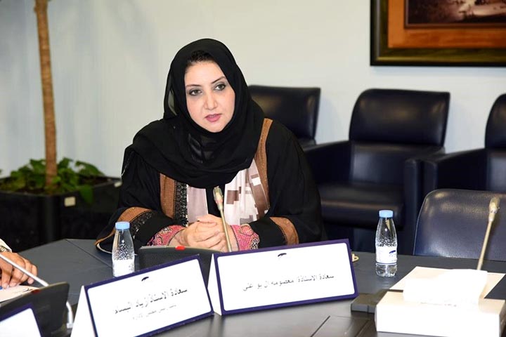 المهندسة معصومة العيداني في المؤتمر الصحفي للإعلان عن أسبوع الإمارات في السعودية