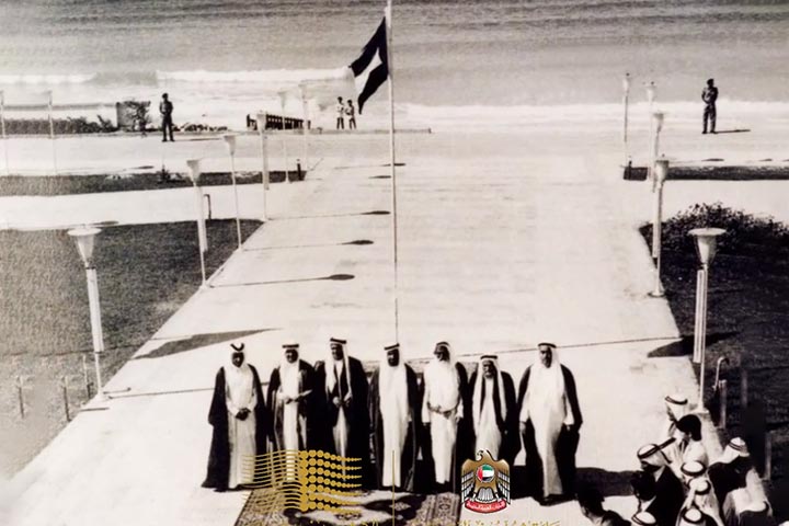 يوم العلم الإماراتي 2022.. هكذا تم اختيار علم الإمارات وهذه دلالته