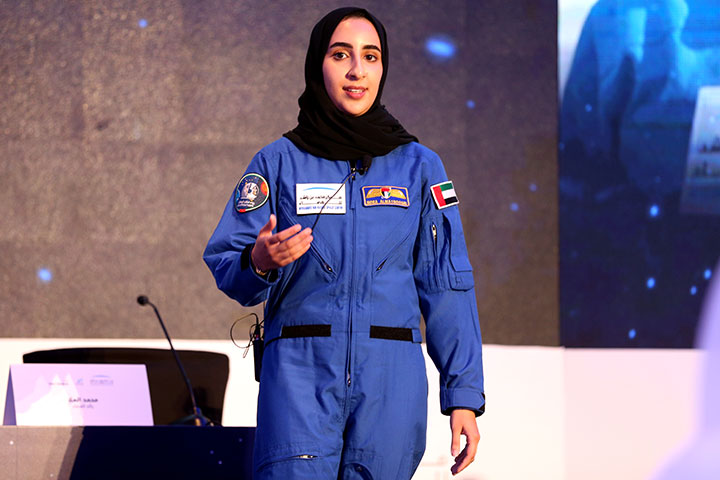 الإماراتية نورا المطروشي أولى العربيات.. كيف تصبح المرأة رائدة فضاء؟