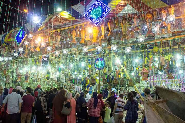 رمضان في مصر.. احتفالات شعبية  وطقوس لم تبدّلها الأيام
