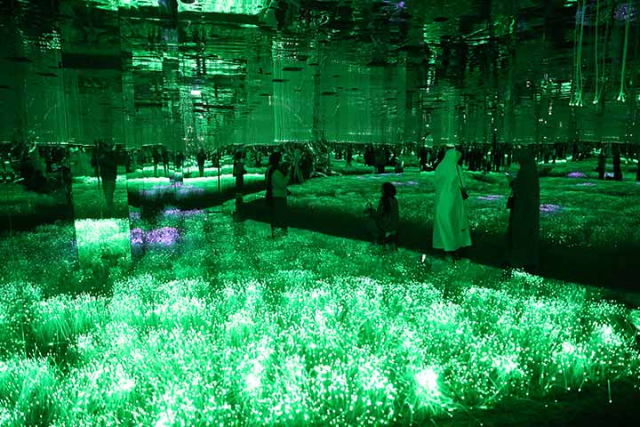 متنزه "آية" في دبي .. رحلة عبر الزمن لخوض مغامرة تفاعلية بين التكنولوجيا والفن