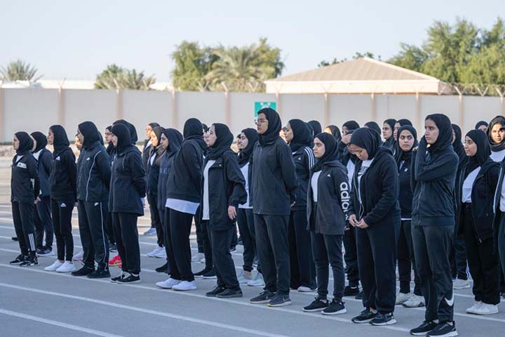 "شابات فخر".. تعزيز الوعي الثقافي العسكري والبدني لشابات الإمارات