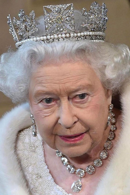 اكتشفوا قصة القلادة التي ارتدتها كاميلا ملكة بريطانيا في حفل التتويج
