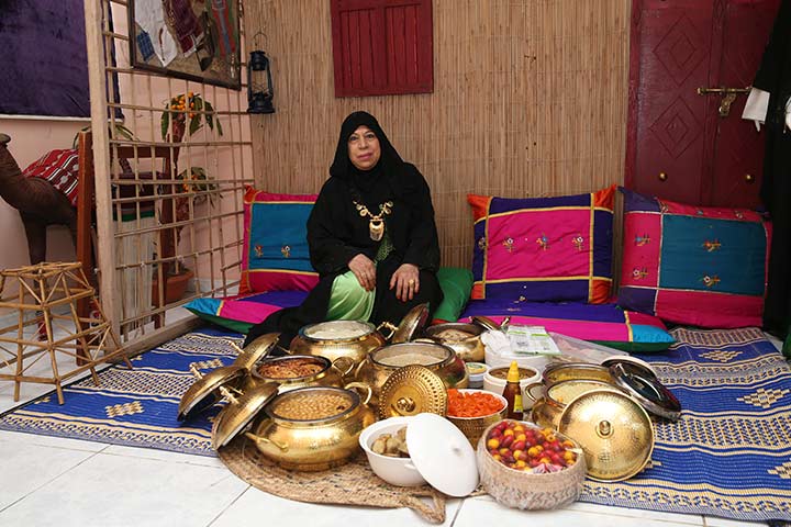 بالأطباق الشعبية والزينة وحكايا الجدات.. تقاليد احتفال الأسر الإماراتية بعيد الاتحاد 52.