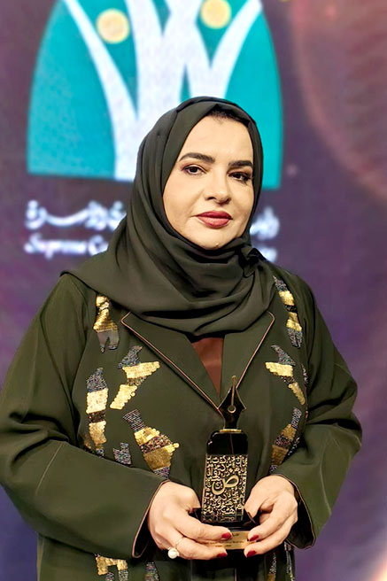 الشيخة جواهر القاسمي تكرم.. الفائزات بجائزة الشارقة لإبداعات المرأة الخليجية