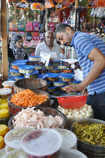 أشهر المقبّلات الشعبية وطبق كليوباترا المفضل.. "الطرشي" المصري سيّد الموائد في رمضان