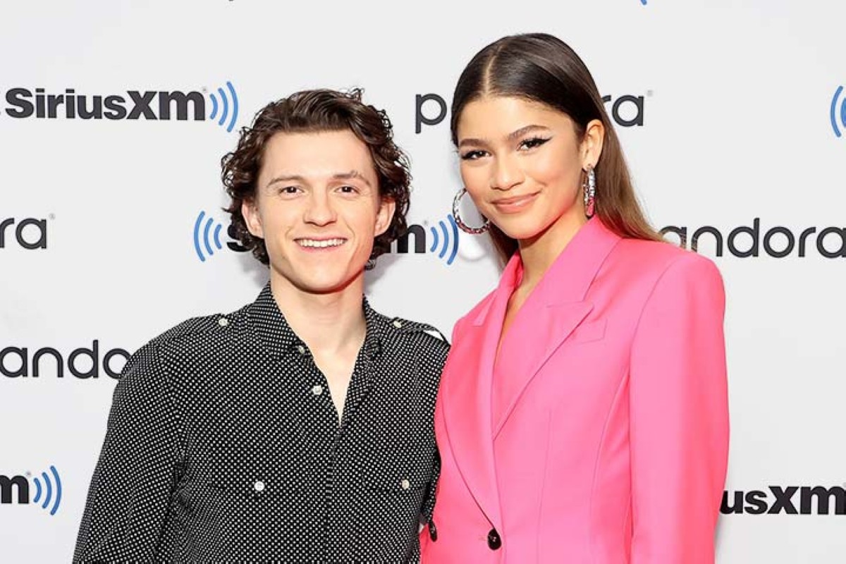 الممثل البريطاني توم هولاند وخطيبته النجمة زندايا