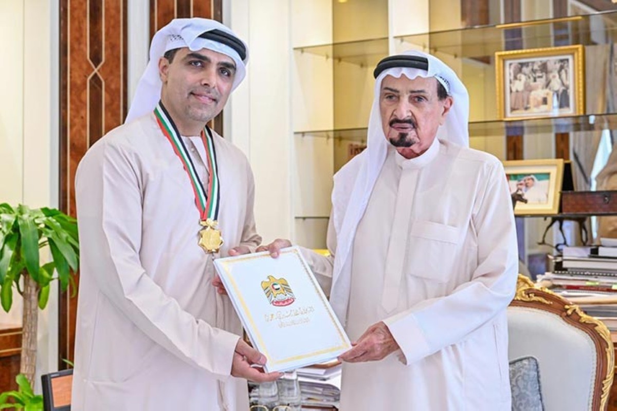 تكريمه من قبل صاحب السمو الشيخ حميد بن راشد النعيمي عضو المجلس الأعلى حاكم عجمان