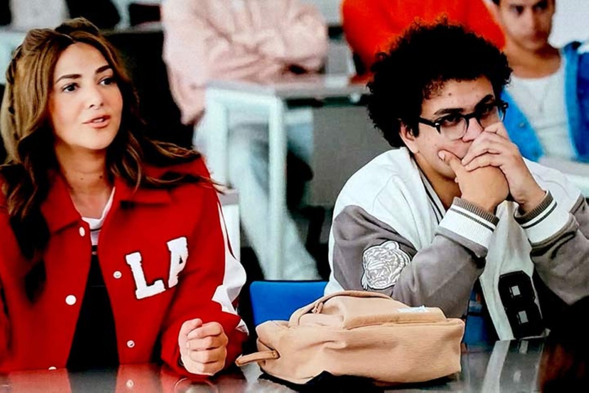 دنيا سمير غا نم وأحمد عصام  السيد في عا يشة الدور