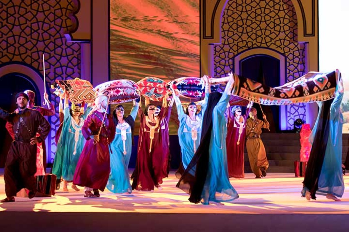 إحدى عروض فرقة أورنينا التراثية