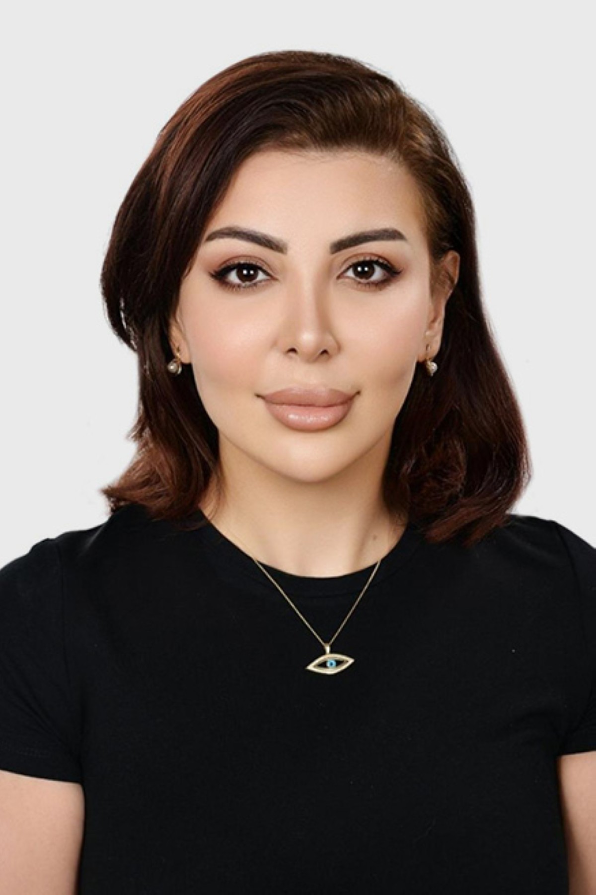 سالي علي أكرم