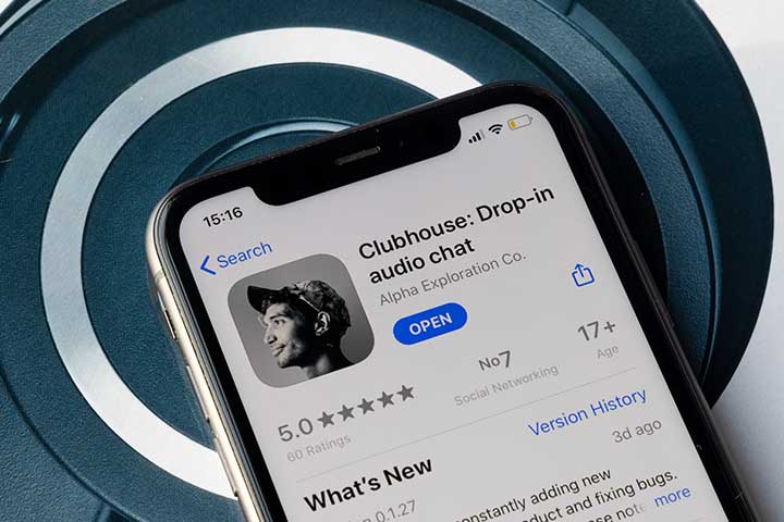 تطبيق Clubhouse.. ما هو وكيف تنضم إليه؟