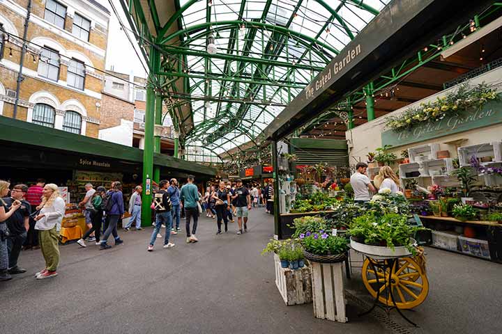 جولة في سوق Borough Market التاريخية بوسط لندن