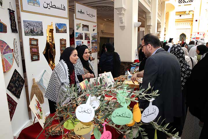 ملتقى الجاليات في الجامعة القاسمية.. طلبة ينقلون تاريخ وثقافة أوطانهم