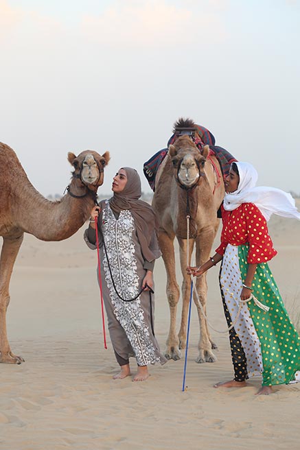 حكيمة غيث وخولة البلوشي: سباق الهجن مدرسة في تعلم الصبر