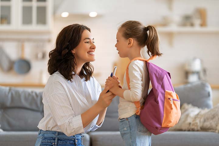 %87 من الآباء يفضلون الانتظار لشراء مستلزمات العودة إلى المدارس.. تعرفي على أهم الأسباب وأكثر المنتجات طلباً